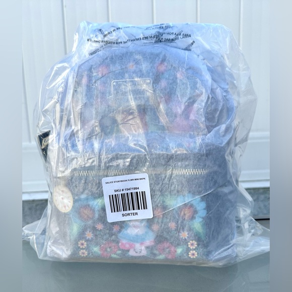 Alice in Wonderland☕️Backpack - Picture 11 of 11